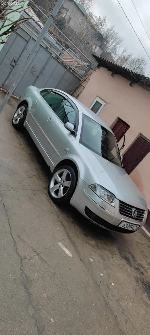 Volkswagen Passat 2003 · 1.8 MT
