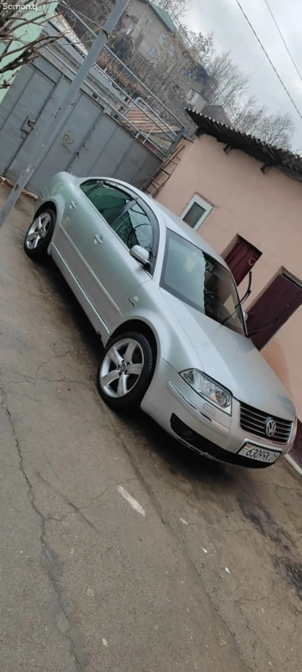 Volkswagen Passat 2003 · 1.8 MT