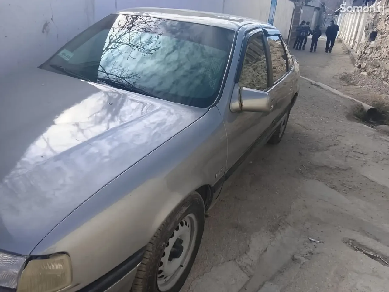 Opel Vectra A 1992 · 1.6 MT