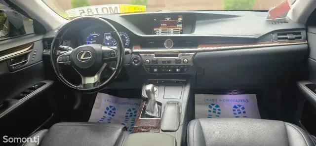 Lexus ES series 2017 · 3.0 AT