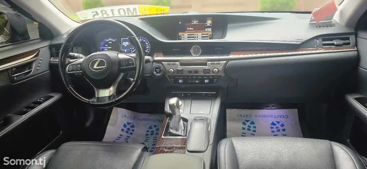 Lexus ES series 2017 · 3.0 AT