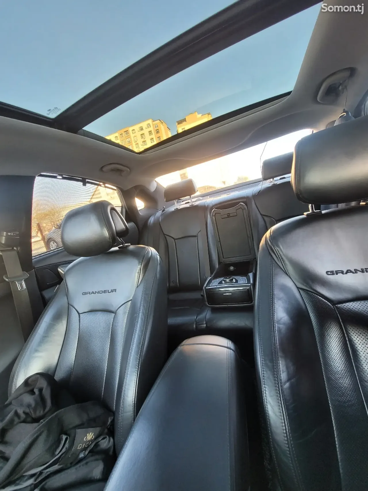 Hyundai Grandeur 2011 · 3.0 AT
