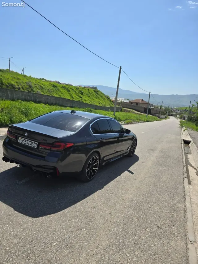 BMW M5 2019 · 2.0 AT