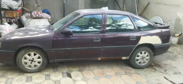 Opel Vectra A 1992 · 1.8 MT