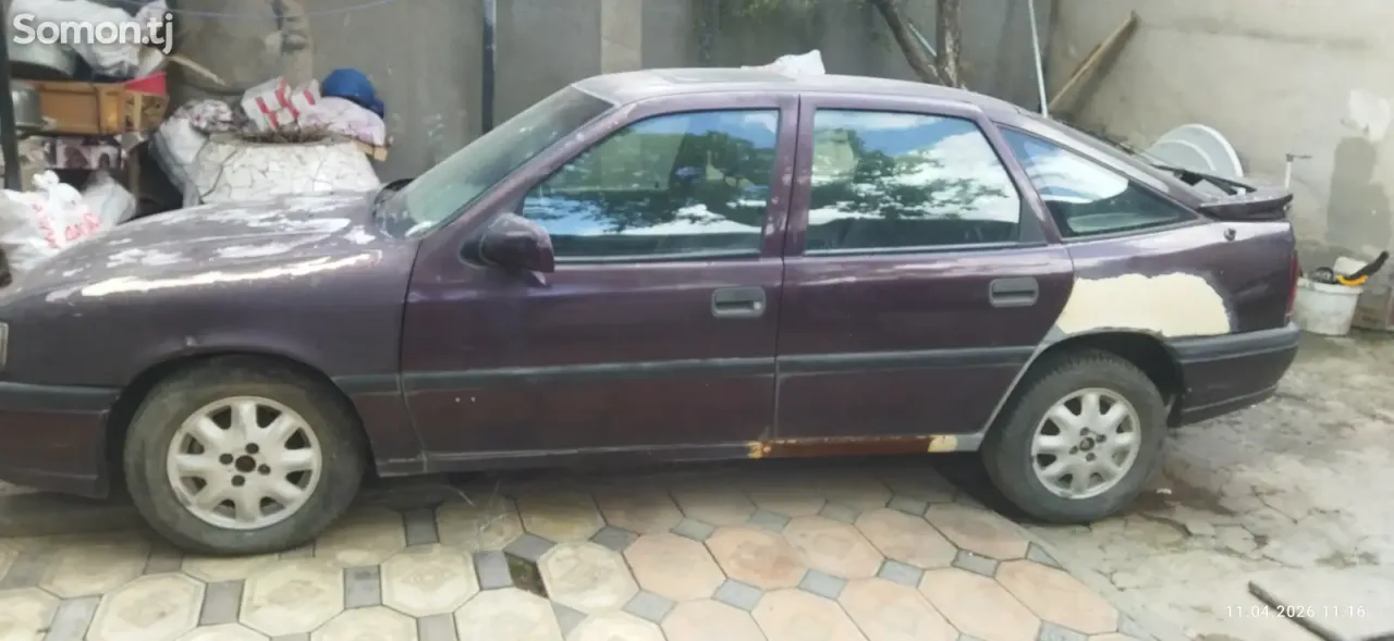 Opel Vectra A 1992 · 1.8 MT
