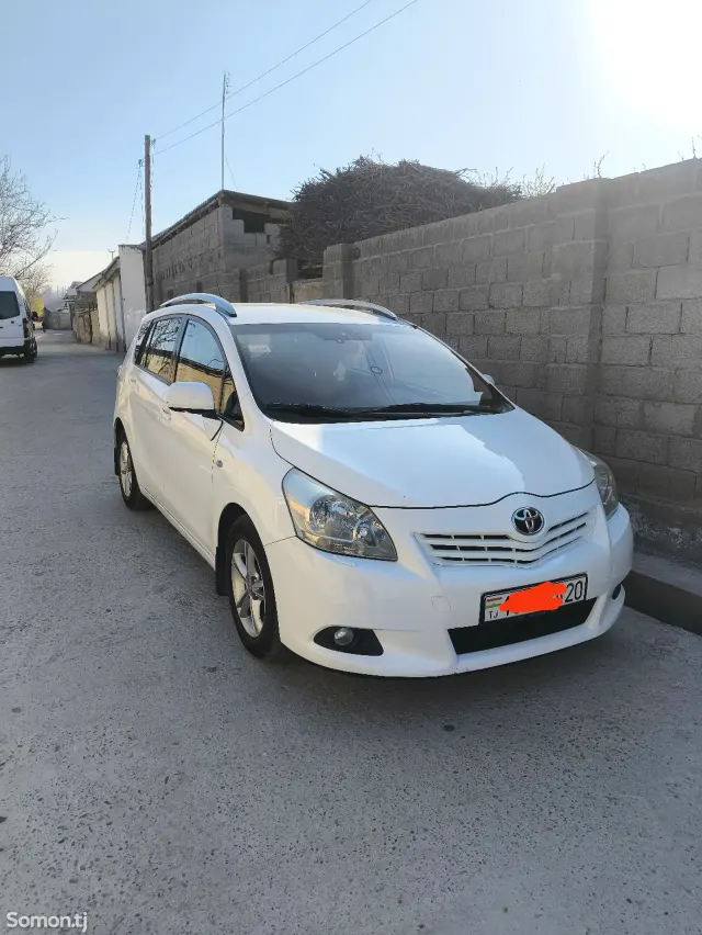 Toyota Verso 2011 · 2.0 MT
