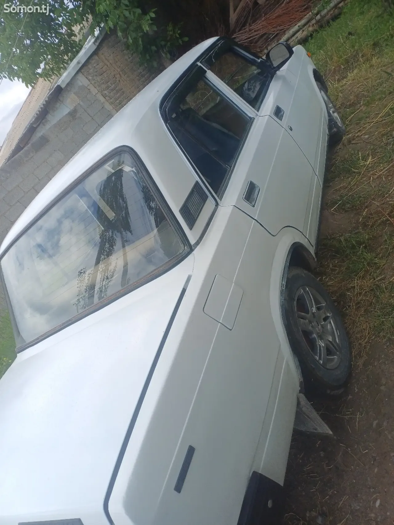 Lada (ВАЗ) 2107 2000 · 1.7 MT