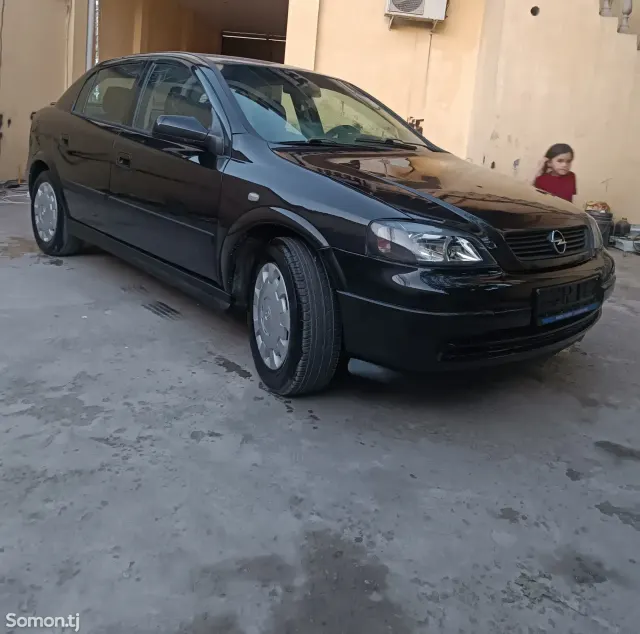 Opel Astra G 1999 · 1.6 MT