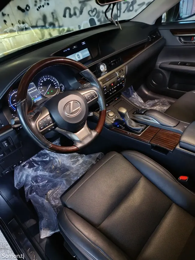 Lexus ES series 2016 · 3.0 AT