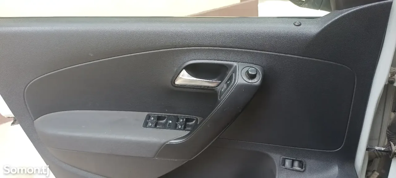 Volkswagen Polo 2019 · 1.6 AT