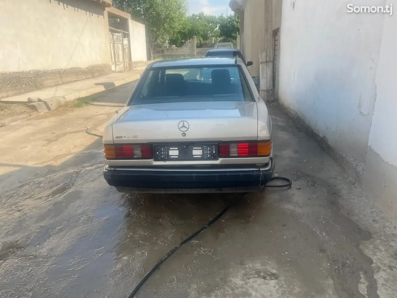 Mercedes-Benz W201 1991 · 1.6 MT