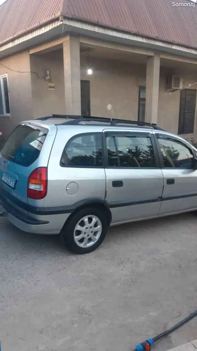 Opel Zafira 1999 · 1.6 MT