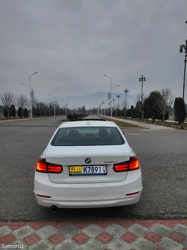 BMW 3 series 2012 · 2.0 AT