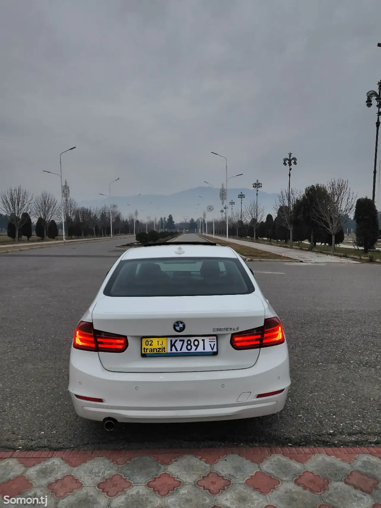 BMW 3 series 2012 · 2.0 AT