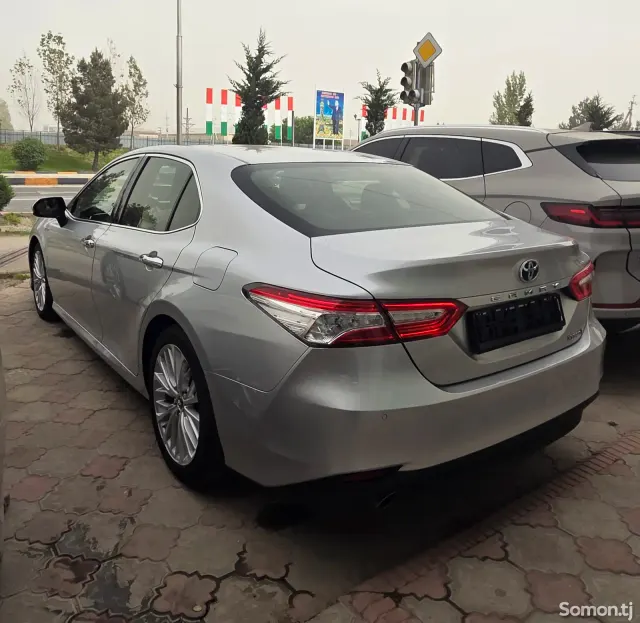 Toyota Camry 2018 · 2.5 AT