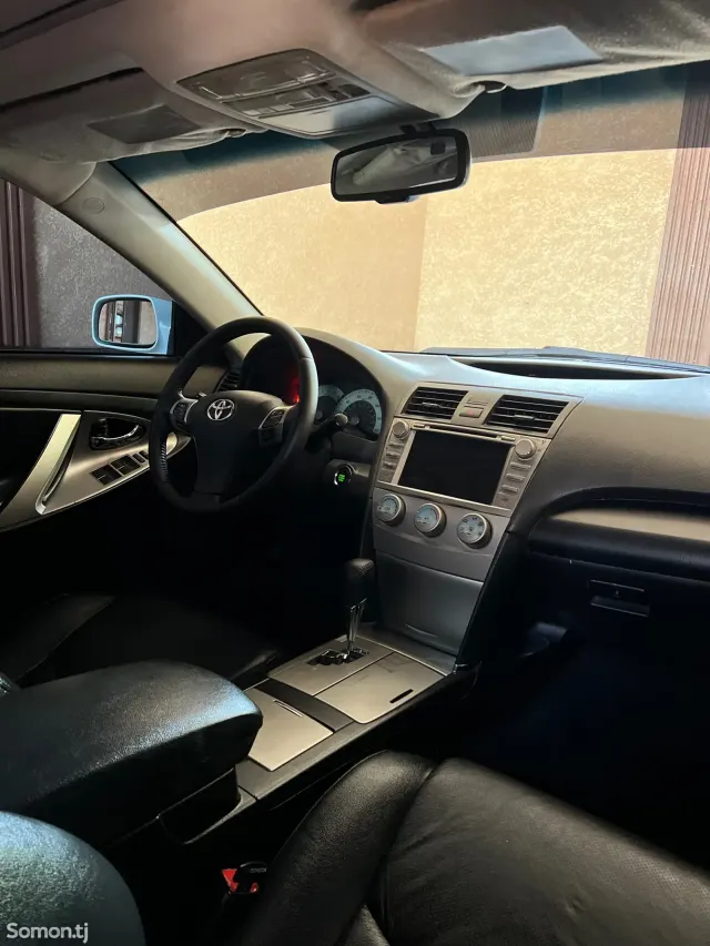 Toyota Camry 2010 · 2.5 AT