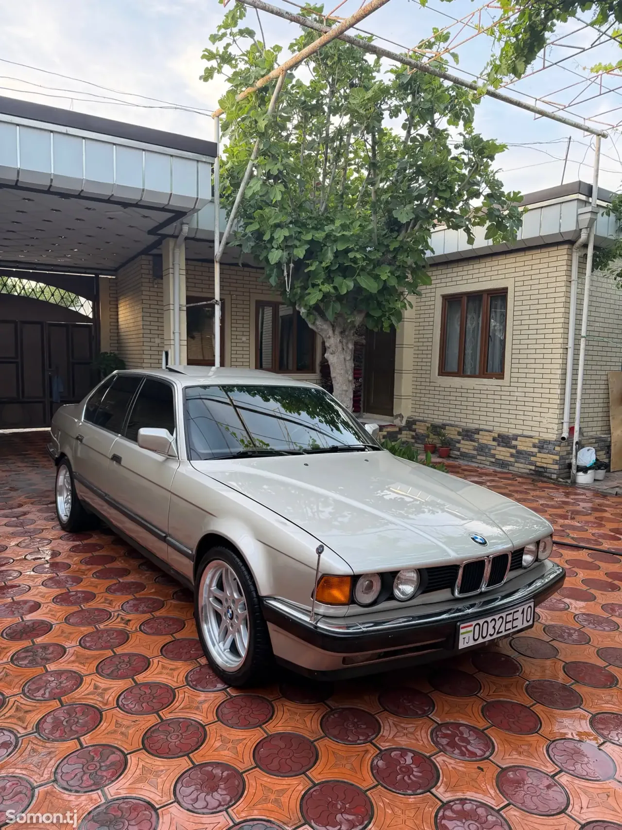 BMW 7 series 1994 · 3.2 MT