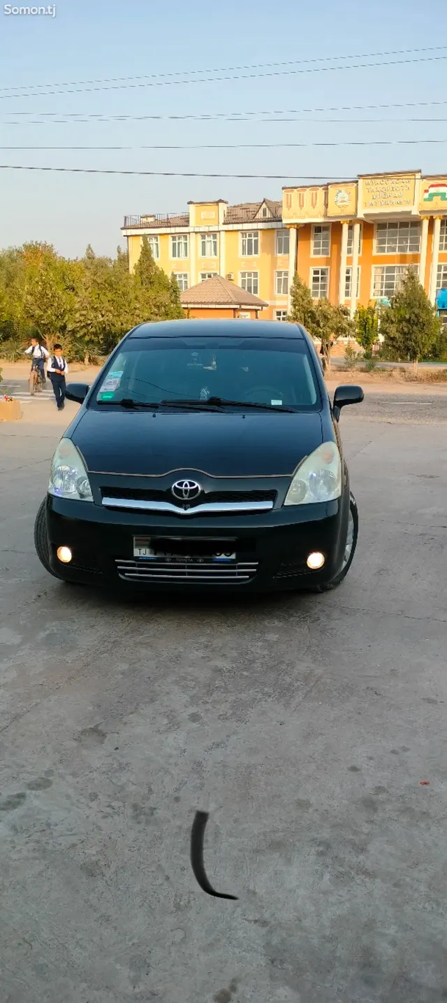 Toyota Verso 2006 · 2.2 MT