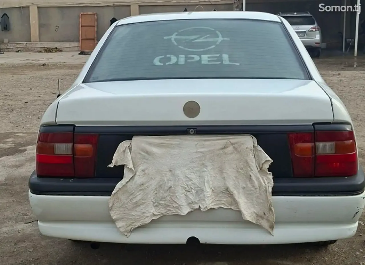 Opel Vectra A 1994 · 1.6 MT