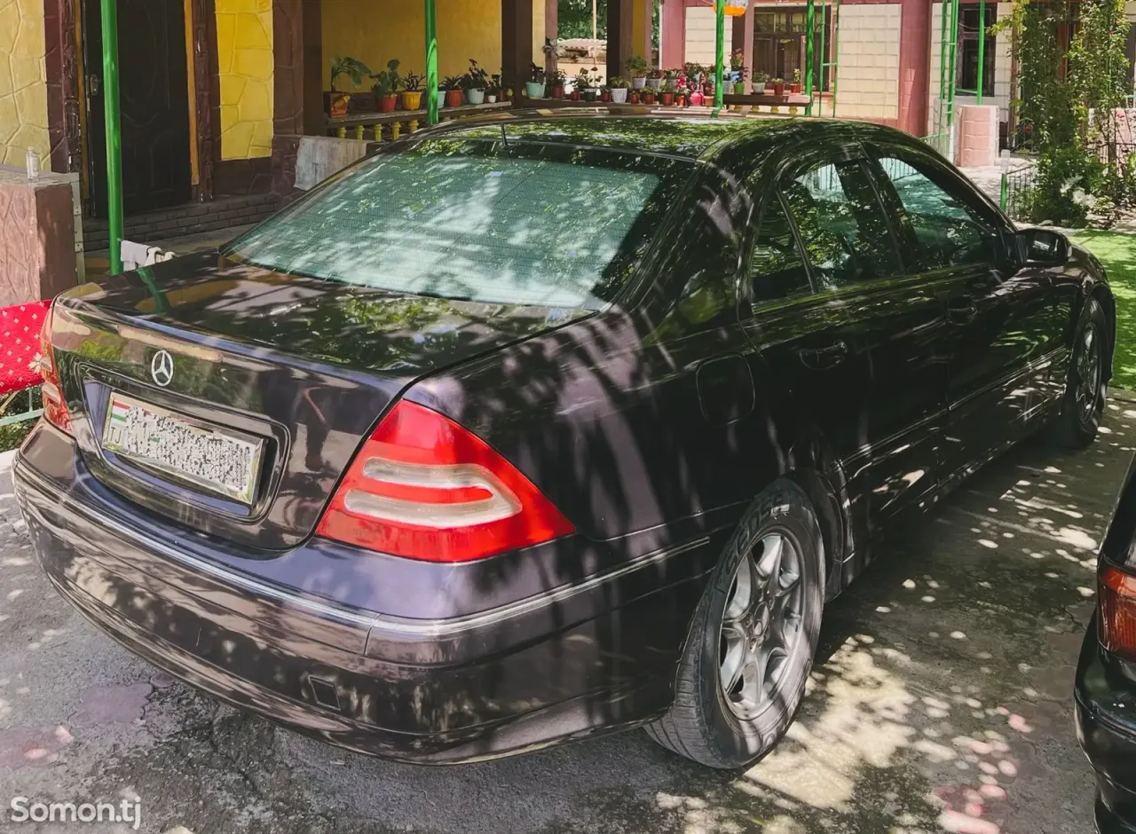 Mercedes-Benz C class 2003 · 2.4 AT