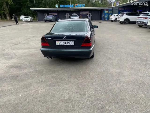 Mercedes-Benz C class 1999 · 2.4 MT