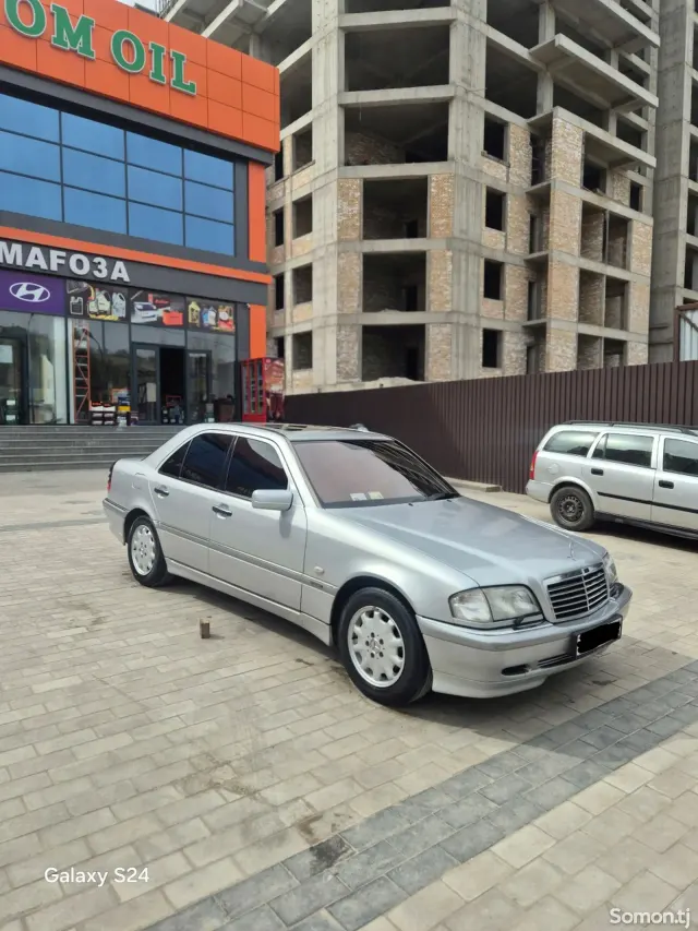 Mercedes-Benz C class 2000 · 2.4 AT