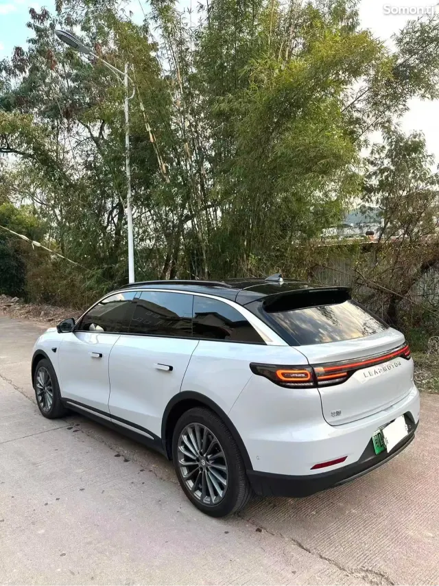 Leapmotor C11 2025 · AT