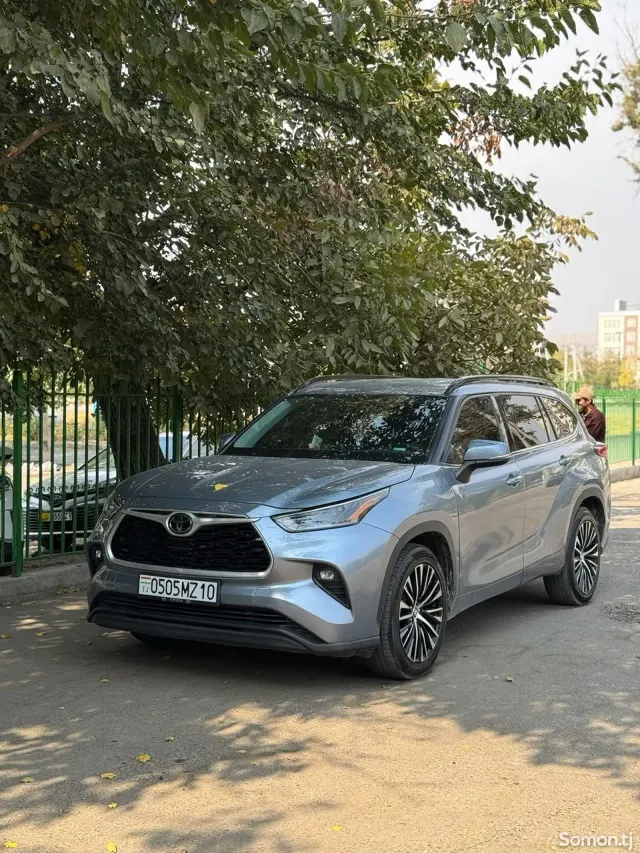 Toyota Highlander 2021 · 3.5 AT