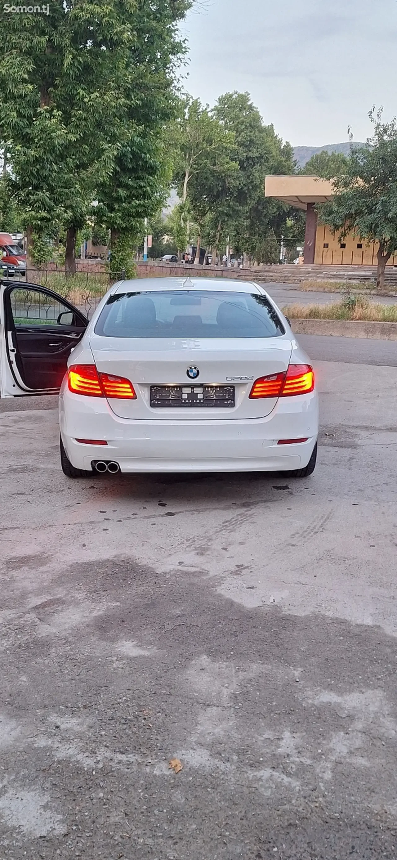 BMW 5 series 2015 · 2.0 AT