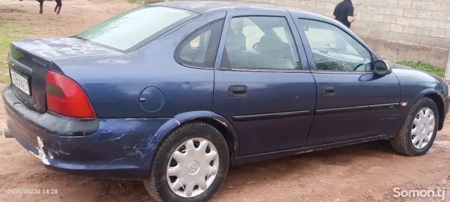 Opel Vectra B 1995 · 1.6 MT