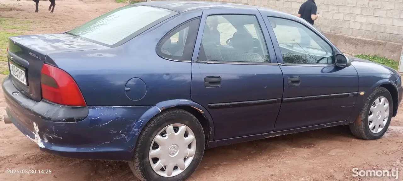 Opel Vectra B 1995 · 1.6 MT