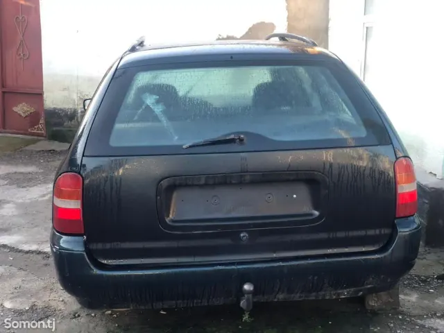Ford Mondeo 1994 · 1.8 MT