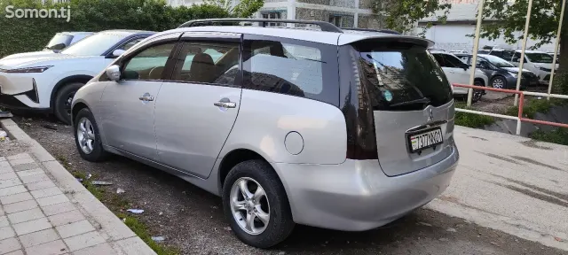 Toyota Ipsum 2003 · 2.4 MT