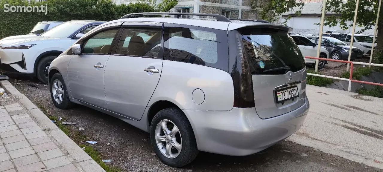 Toyota Ipsum 2003 · 2.4 MT