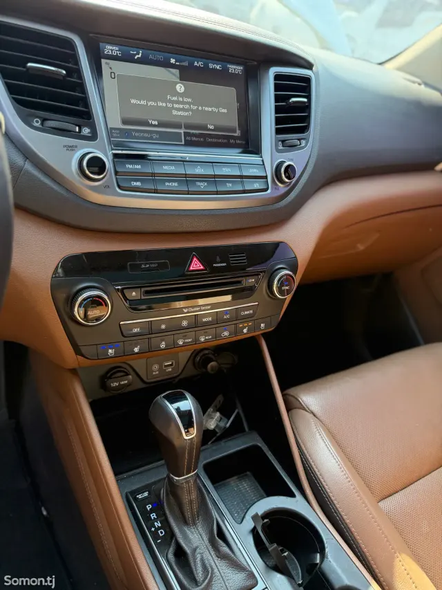 Hyundai Tucson 2015 · 2.0 AT