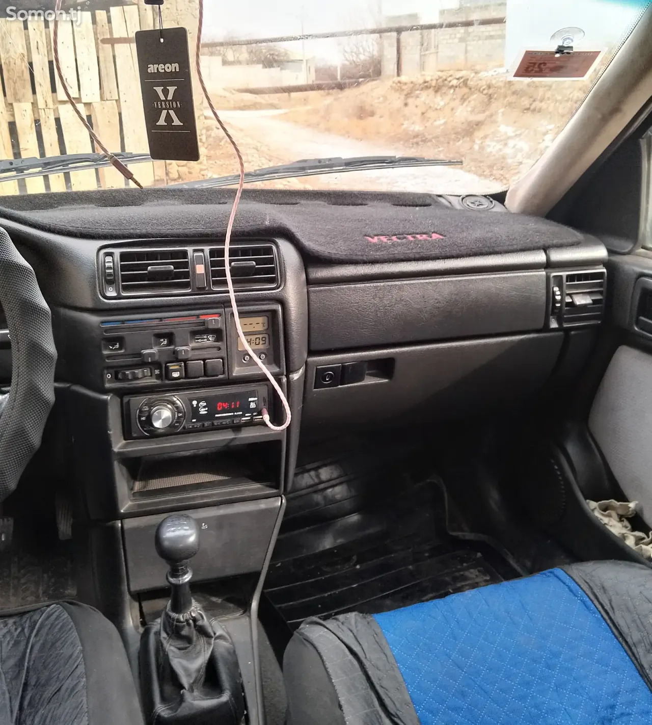 Opel Vectra A 1994 · 1.6 MT