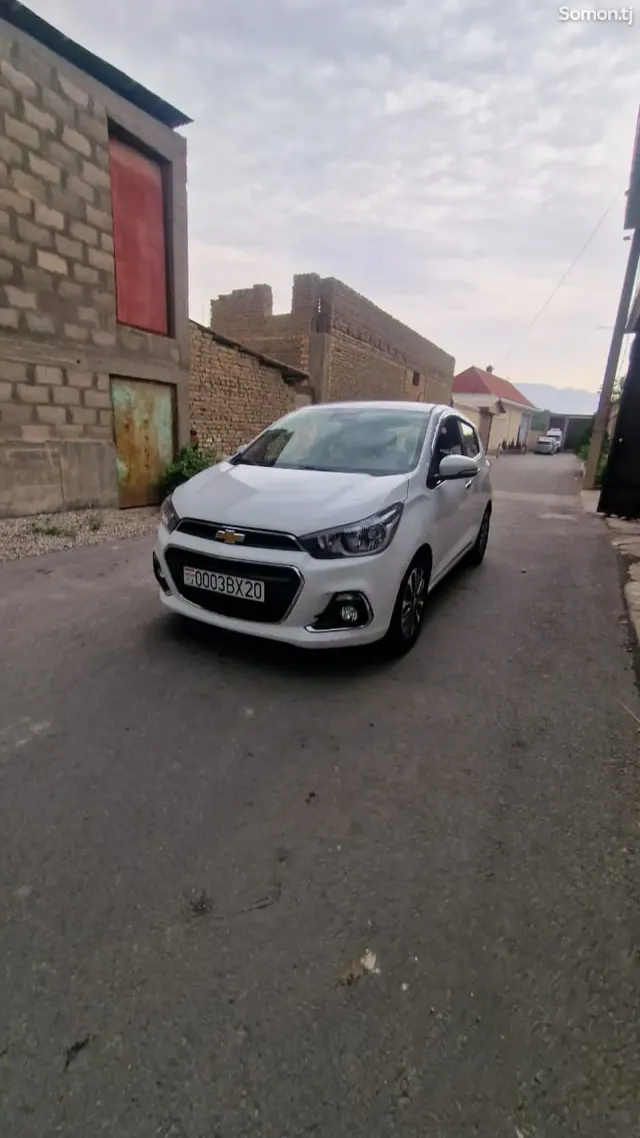 Chevrolet Spark 2016 · 1.1 AT