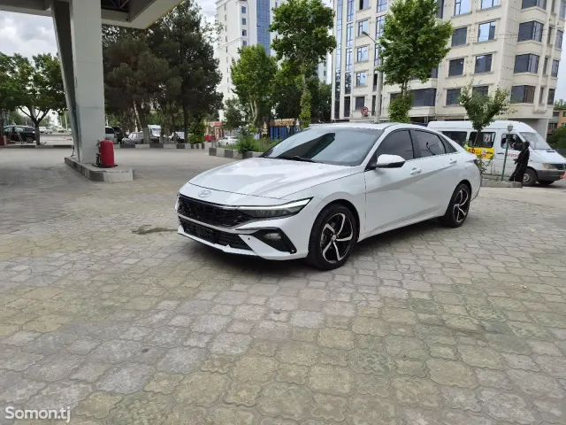 Hyundai Elantra 2024 · 1.6 AT