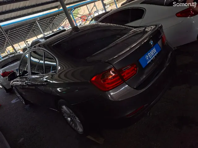 BMW 3 series 2015 · 2.0 AT
