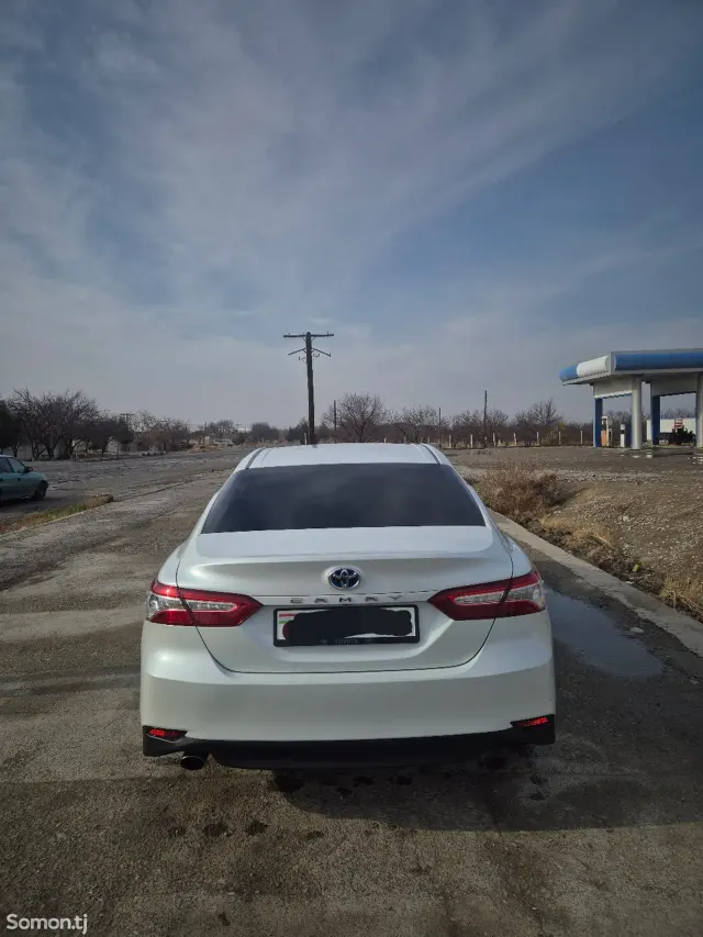 Toyota Camry 2018 · 2.5 AT