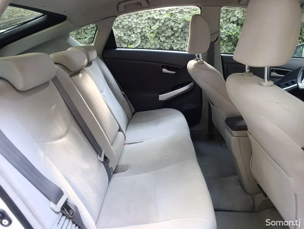 Toyota Prius 2010 · 1.8 AT