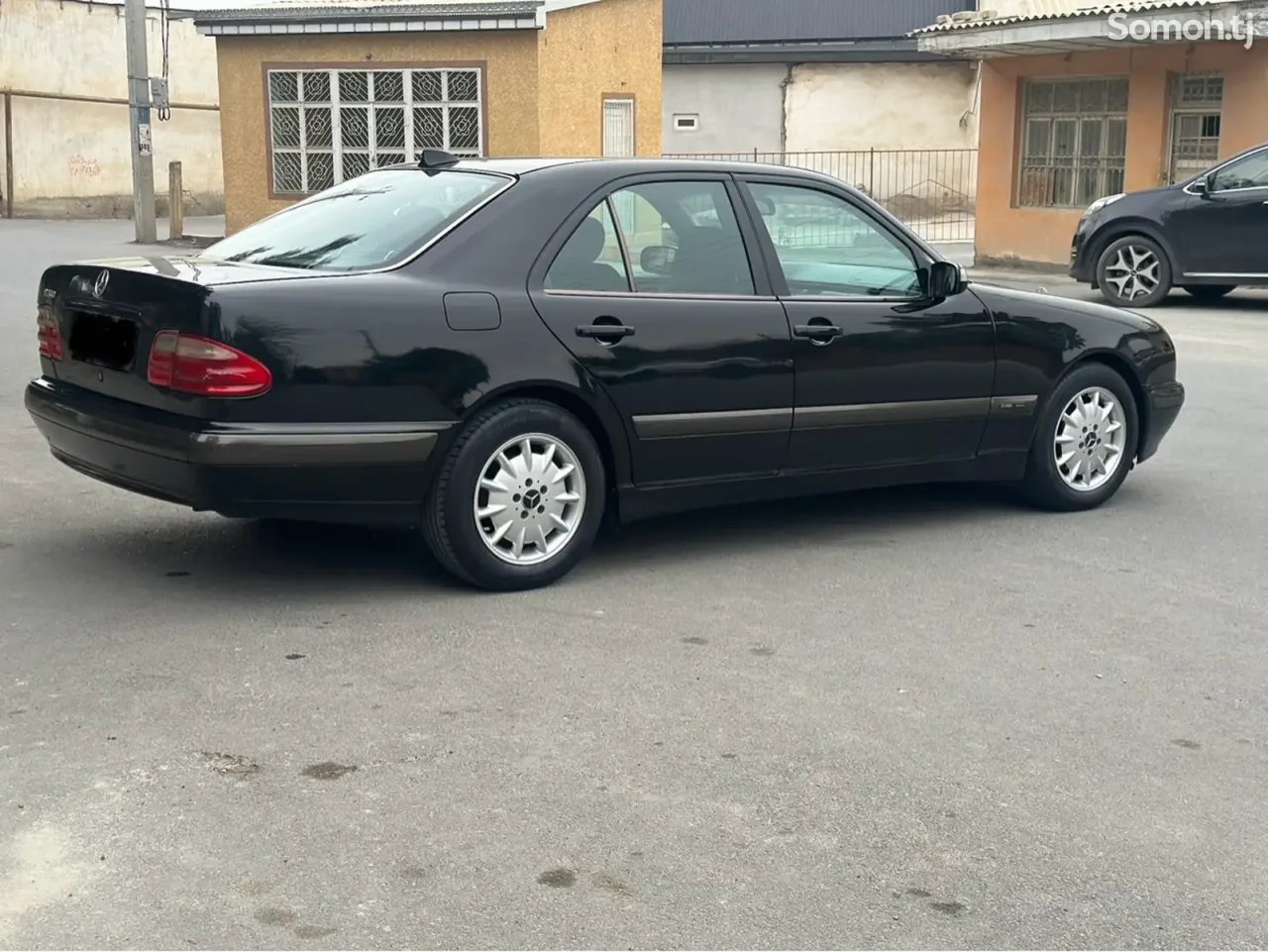 Mercedes-Benz E class 2000 · 2.0 MT