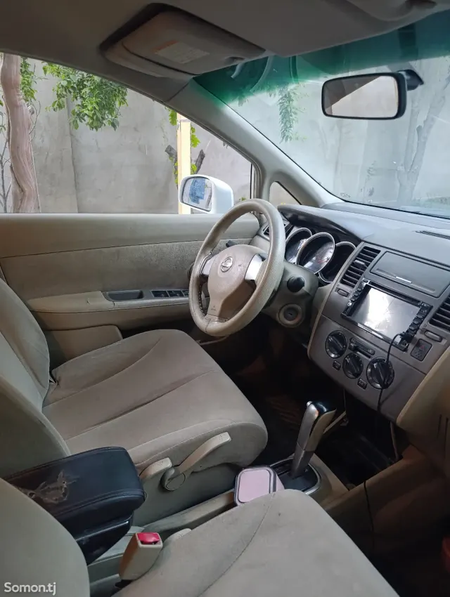 Nissan Tiida 2009 · 1.6 AT