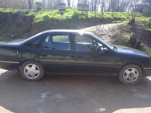 Opel Vectra A 1995 · 1.6 MT
