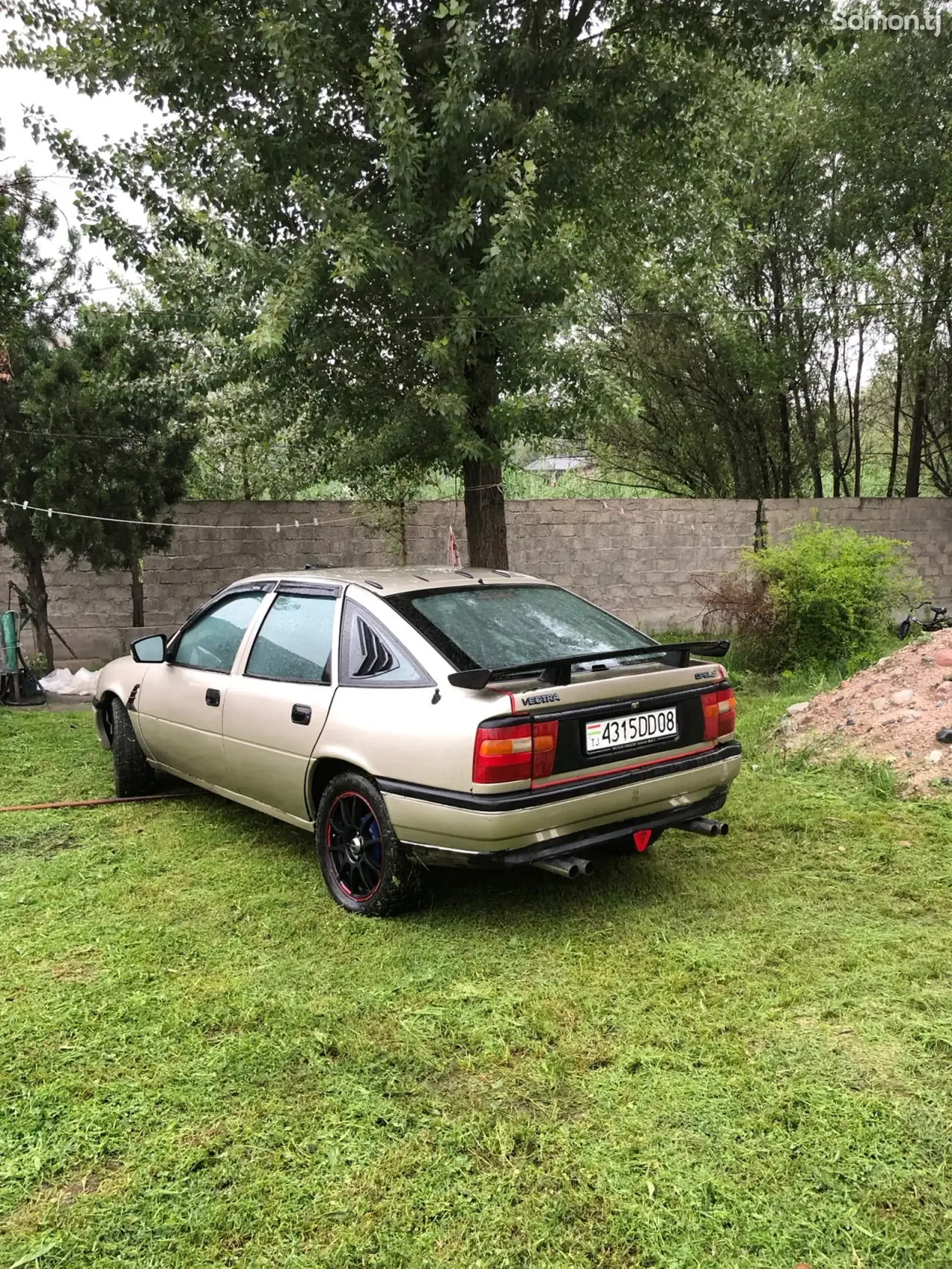 Opel Vectra A 1991 · 1.8 MT