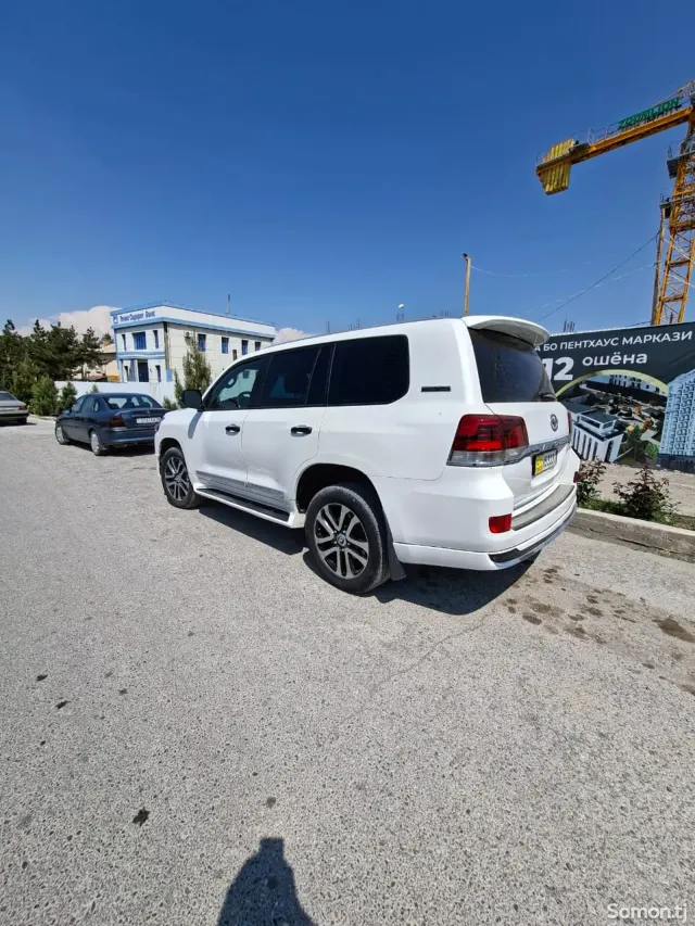 Toyota Land Cruiser Prado 2011 · 4.7 AT