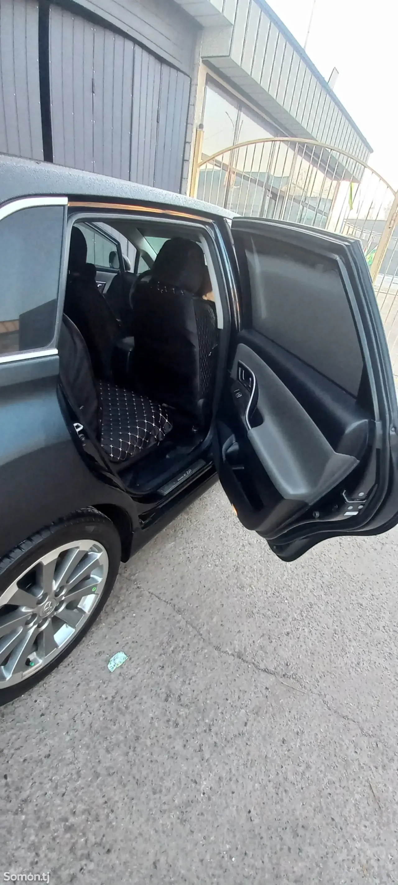 Toyota Mark X ZiO 2011 · 2.4 AT