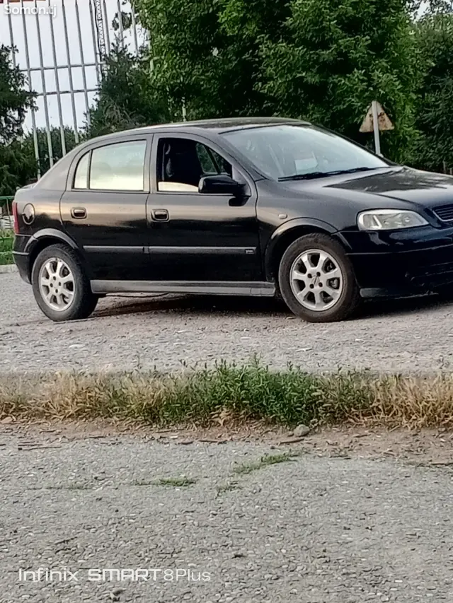 Opel Astra G 2000 · 1.6 MT