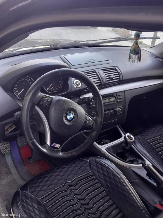 BMW 1 series 2009 · 2.0 MT