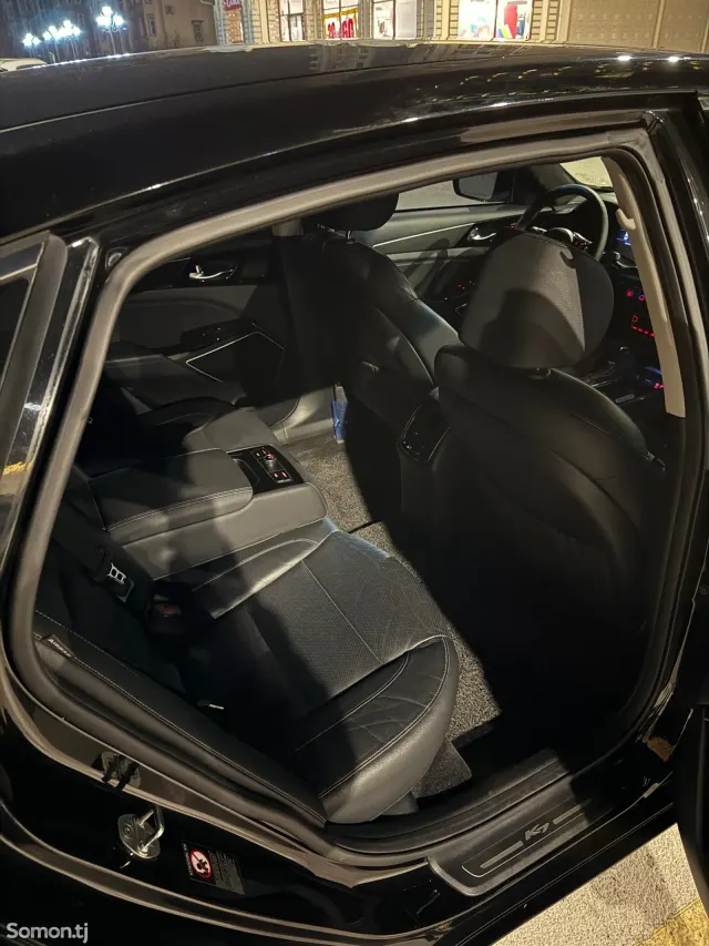 Kia K7 2016 · 2.4 AT